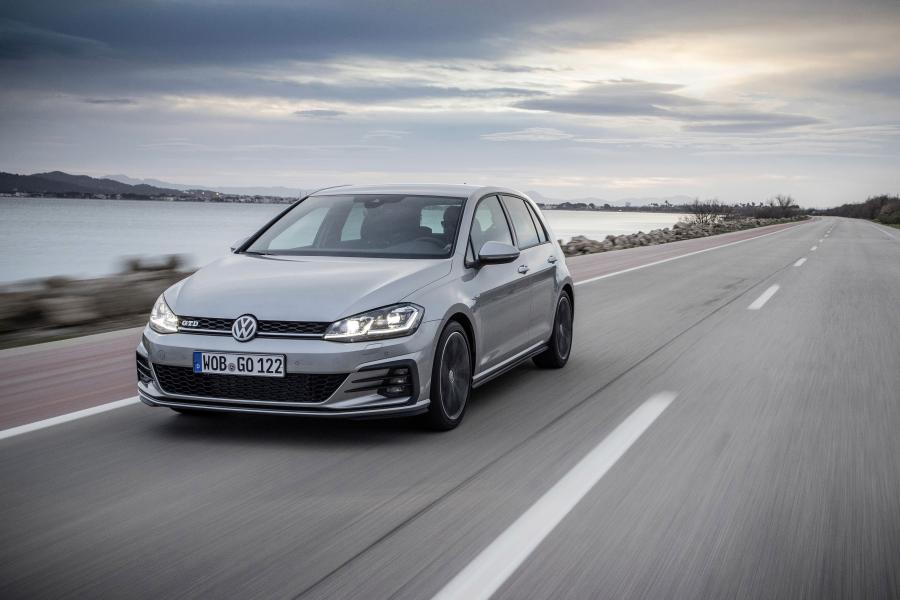  Volkswagen Golf GTD 5-Door 2017 года  (WW) (фото 16 из 58)